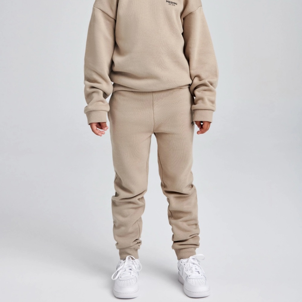 Frankie
Kids Unisex Jogger - size 8